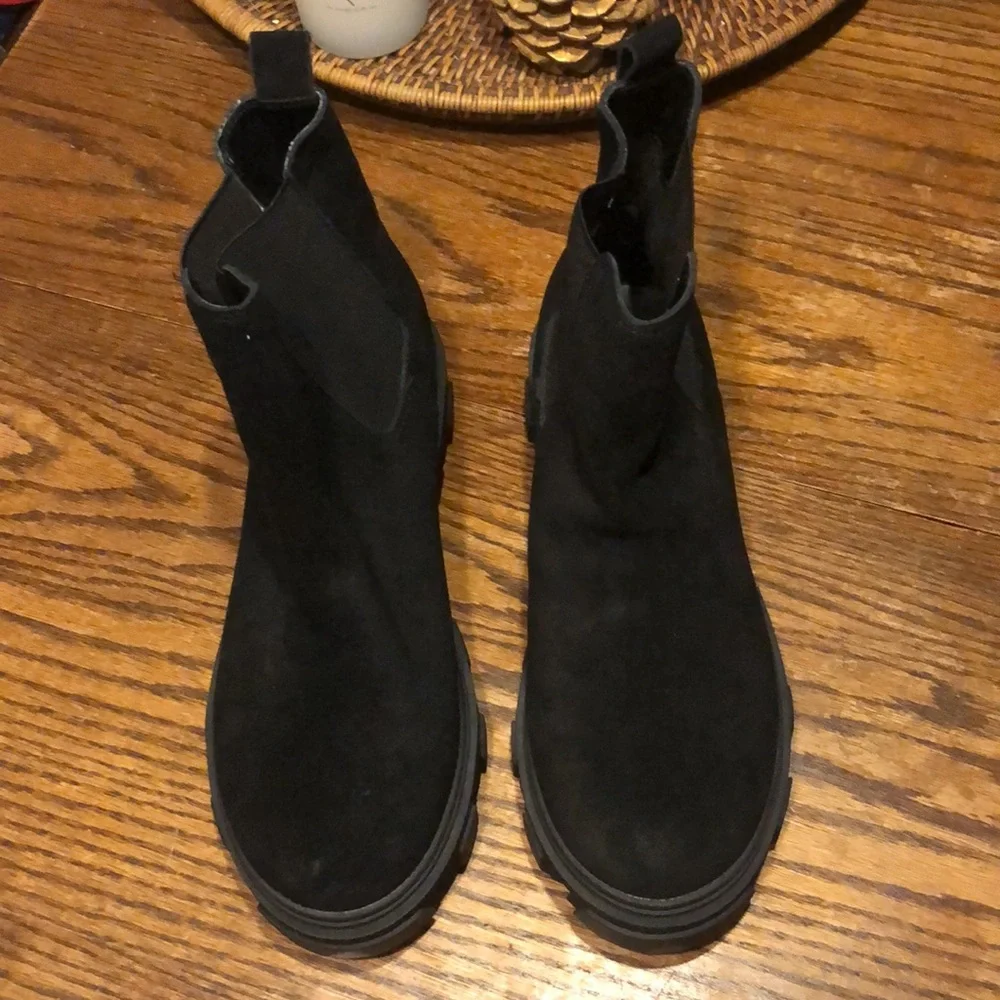 New Urban Outfitters chunky boots - Picture 3 of 13